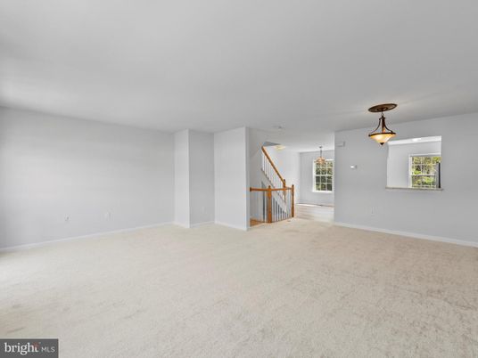 Empty room, Interior, Pendant Lights