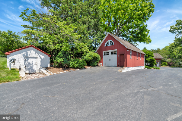 Detached Garage, Exterior