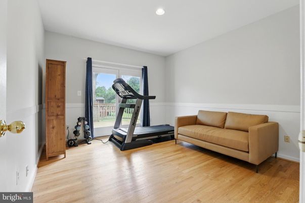 Fitness Equipment, Interior, Recessed Lighting, Wood Texture Flooring