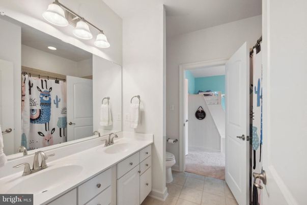 Bathroom, Dual Sink Vanities, Interior