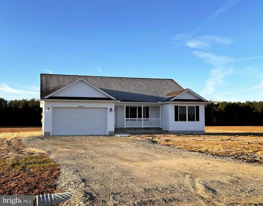 Attached, Exterior, Facade, Ranch