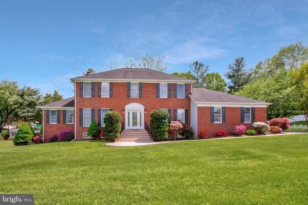 Exterior, Facade, Brick Facade, Georgian