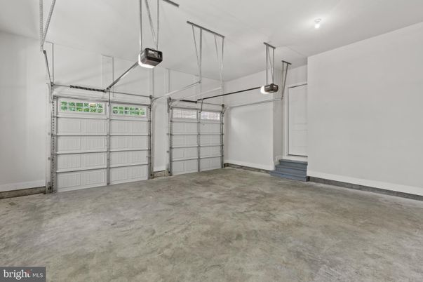 Garage, Interior