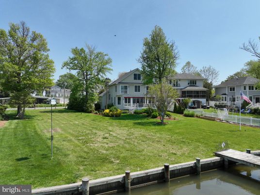 Backyard, Exterior, Lake