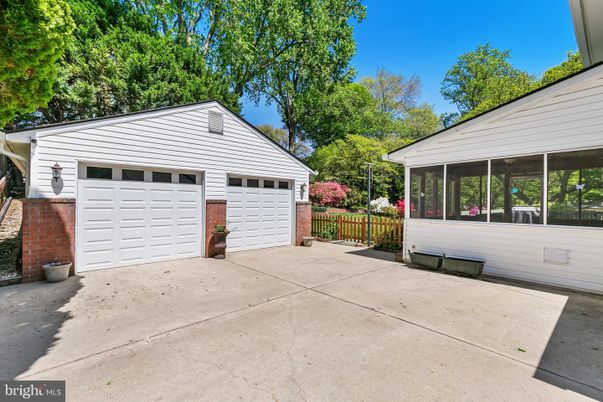 Detached Garage, Exterior