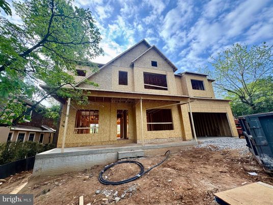 Attached, Exterior, Facade, Farmhouse