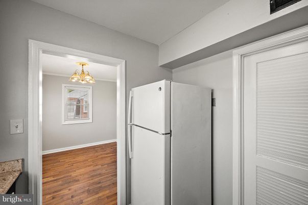 Chandelier, Interior, Kitchen, Wood Texture Flooring