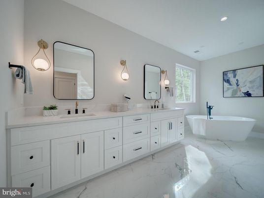 Bathroom, Dual Sink Vanities, Free Standing Baths, Interior, Marble, Recessed Lighting