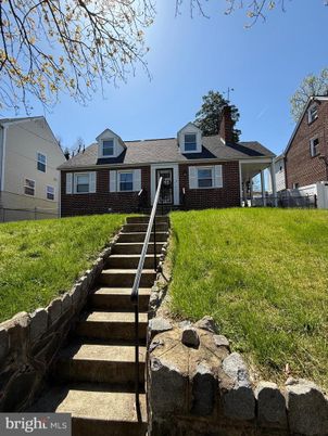 Exterior, Facade, Brick Facade, Cape Cod