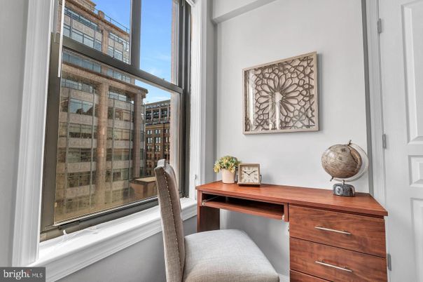 Home Office, Interior