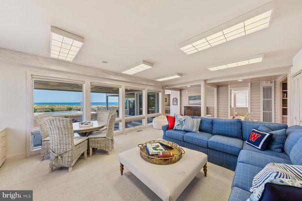 Dining room, Interior, Living room, Recessed Lighting, Water
