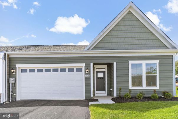 Attached, Exterior, Facade, American Craftsman