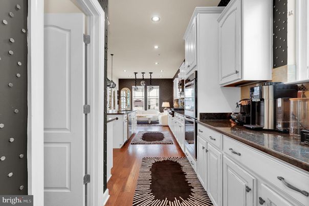 Interior, Kitchen, Living room, Pendant Lights, Recessed Lighting, Stainless Steel Appliances, Wood Texture Flooring