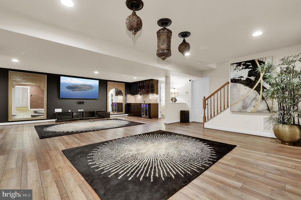 Interior, Recessed Lighting, Wood Texture Flooring