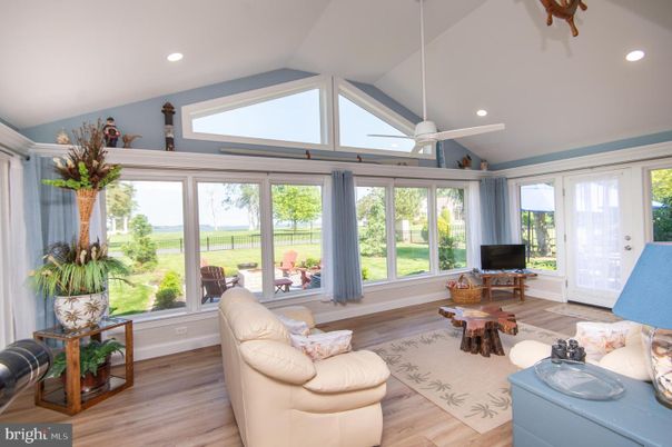 Interior, Recessed Lighting, Sun Room, Wood Texture Flooring
