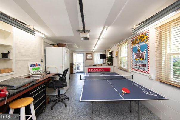 Game Room, Interior
