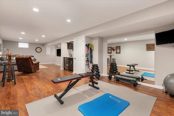 Fitness Equipment, Interior, Recessed Lighting, Wood Texture Flooring