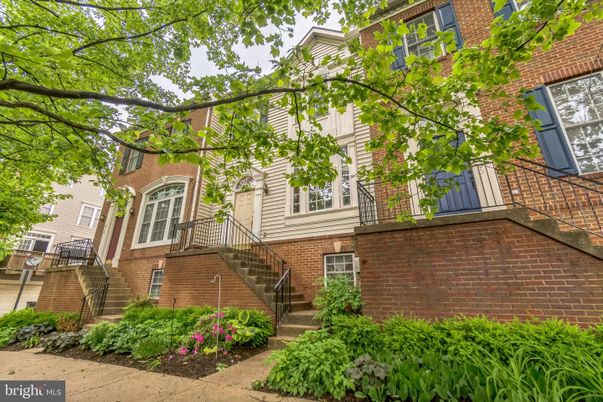 Exterior, Facade, Brick Facade, Rowhouse