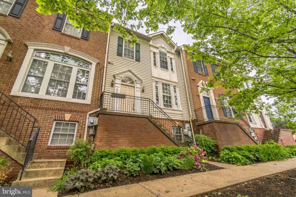 Exterior, Facade, Brick Facade, Rowhouse