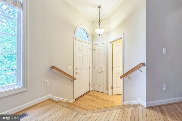 Interior, Pendant Lights, Wood Texture Flooring