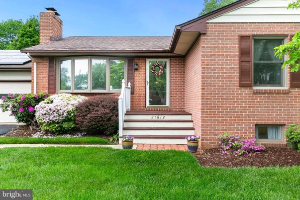 Exterior, Facade, Brick Facade, Split Level