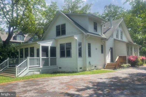 Exterior, Facade, Farmhouse