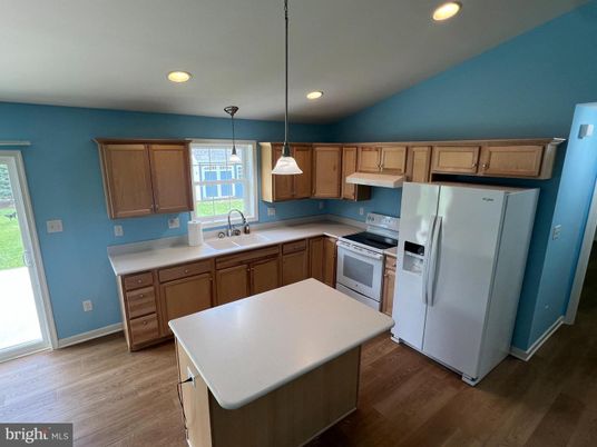Interior, Kitchen, Pendant Lights, Recessed Lighting, Wood Texture Flooring
