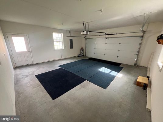 Garage, Interior