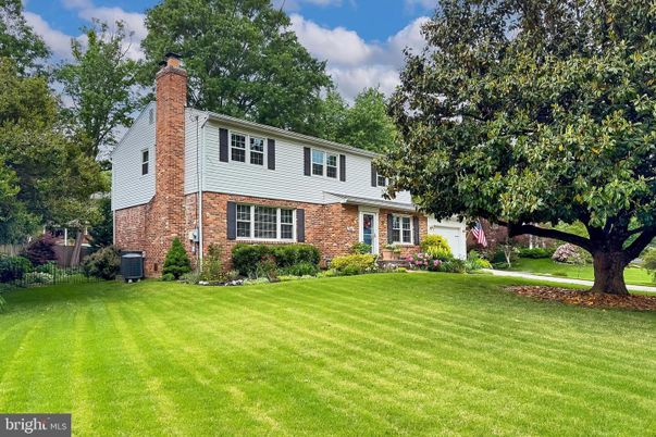 Backyard, Exterior, Facade, Brick Facade, Split Level