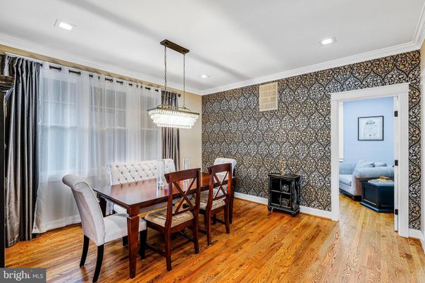 Chandelier, Dining room, Interior, Recessed Lighting, Wood Texture Flooring