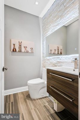 Bathroom, Interior, Recessed Lighting, Wood Texture Flooring