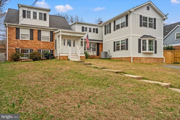 Exterior, Facade, Brick Facade, Farmhouse
