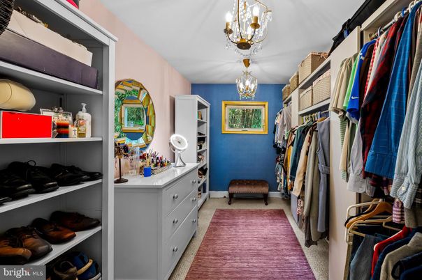 Interior, Pendant Lights, Walk-in Closets