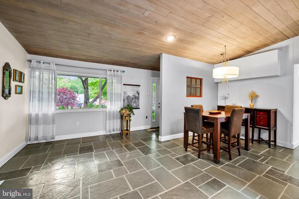 Dining room, Interior, Pendant Lights, Recessed Lighting, Wooden Ceilings