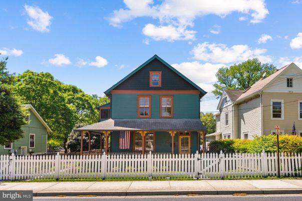 Exterior, Facade, Queen Anne Victorian