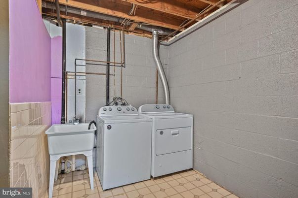 Interior, Washer