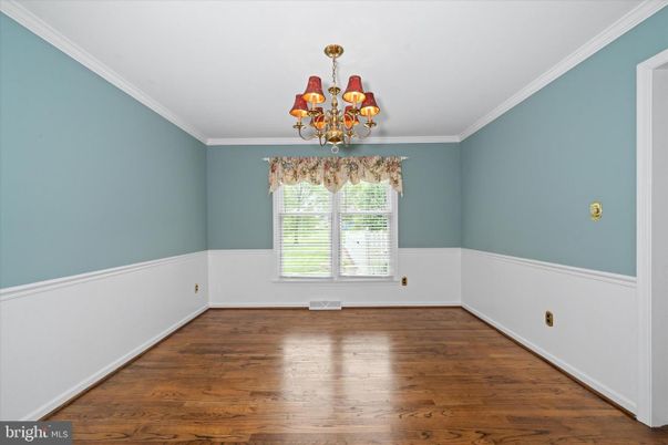 Chandelier, Empty room, Interior, Wood Texture Flooring
