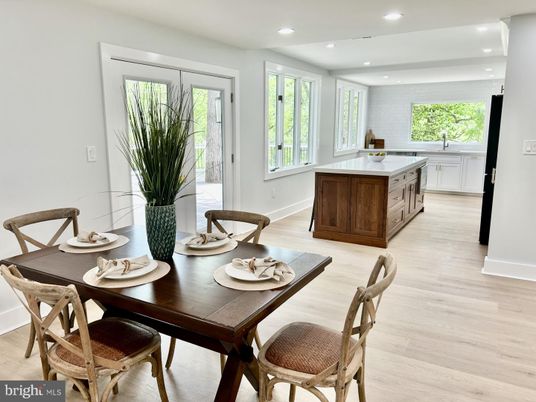 Dining room, Interior, Kitchen, Recessed Lighting, Wood Texture Flooring