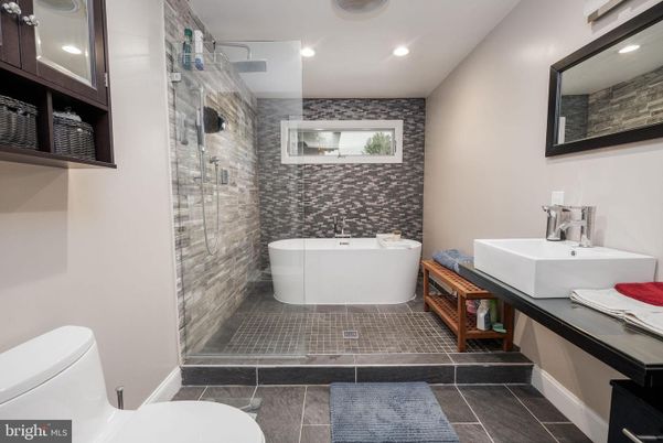 Bathroom, Free Standing Baths, Glass Shower, Interior, Recessed Lighting