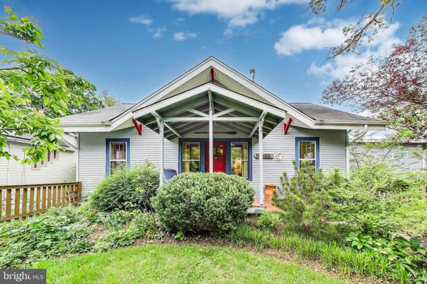 Exterior, Facade, American Craftsman