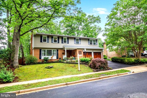 Exterior, Facade, Brick Facade, Raised Ranch