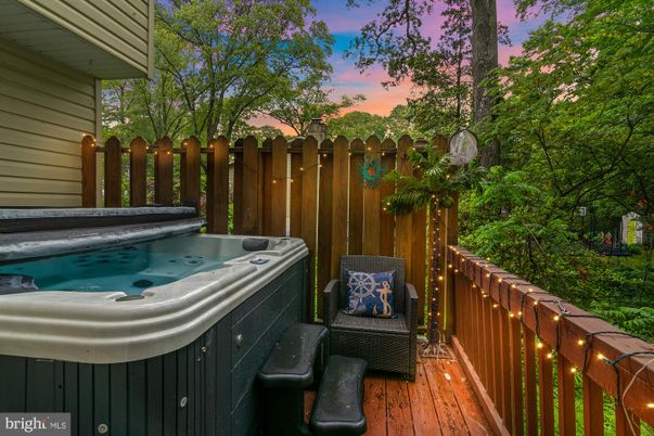 Exterior, Hot Tub