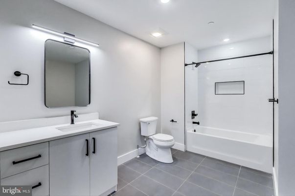 Bathroom, Interior, Recessed Lighting