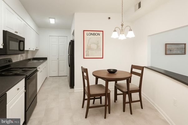 Chandelier, Dining room, Interior, Kitchen, Pendant Lights