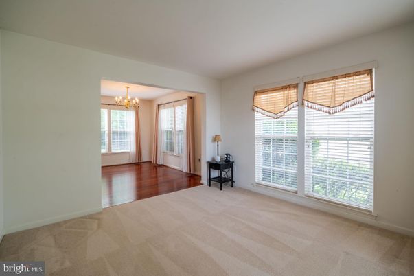 Chandelier, Empty room, Interior, Wood Texture Flooring