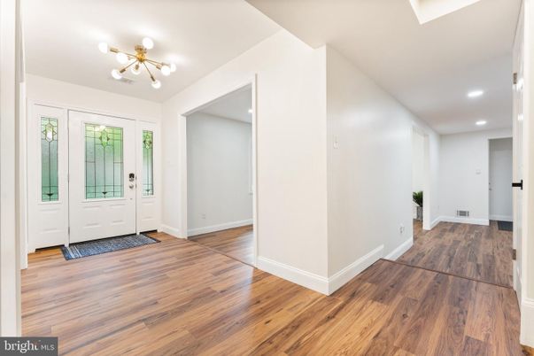 Empty room, Interior, Pendant Lights, Recessed Lighting, Wood Texture Flooring