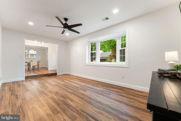 Chandelier, Dining room, Interior, Recessed Lighting, Wood Texture Flooring