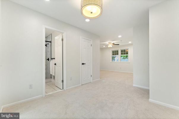 Bathroom, Empty room, Interior, Recessed Lighting