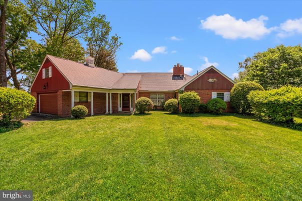 Attached, Backyard, Exterior, Facade, Brick Facade, Ranch