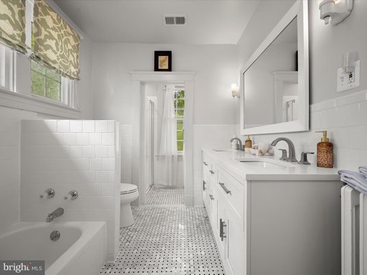 Bathroom, Dual Sink Vanities, Interior